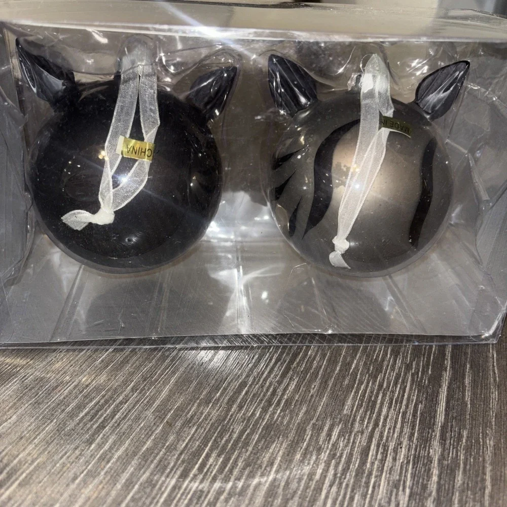 TJX COMPANY GLASS CAT ROUND‎  CHRISTMAS ORNAMENTS (2)